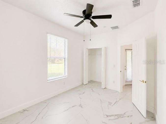 En Venta: $579,700 (4 camas, 2 baños, 2302 Pies cuadrados)