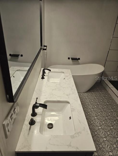 En Renta: $5,200 (4 camas, 3 baños, 2547 Pies cuadrados)