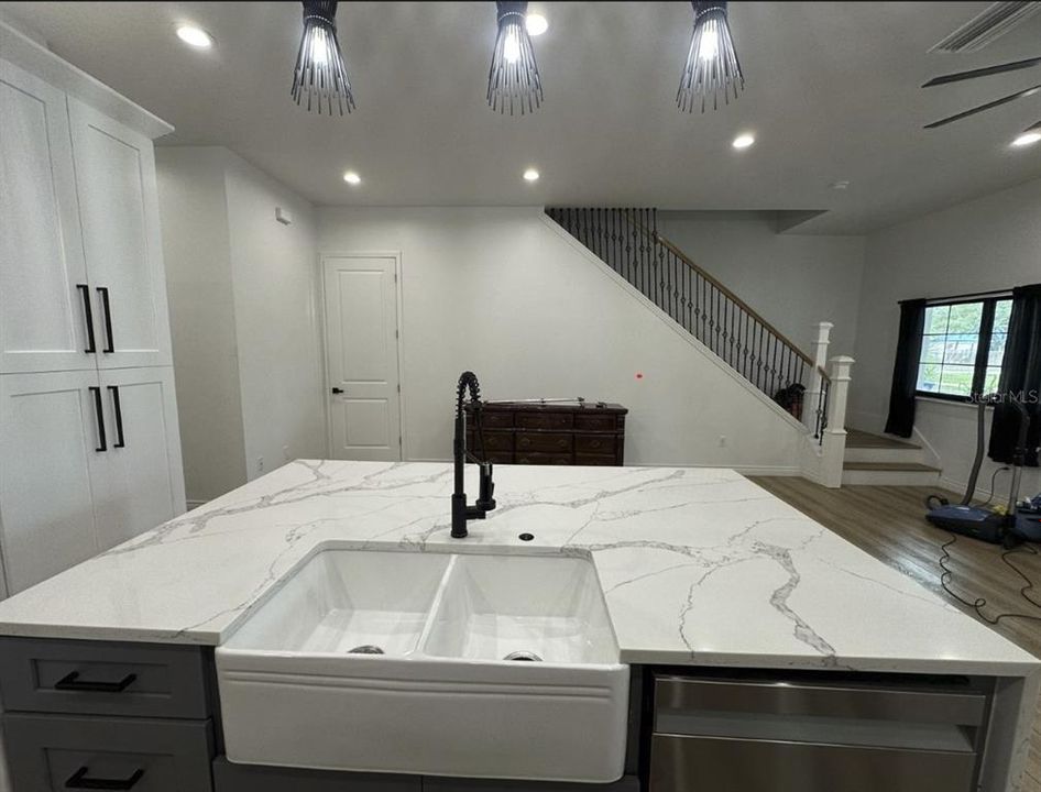 En Renta: $5,200 (4 camas, 3 baños, 2547 Pies cuadrados)