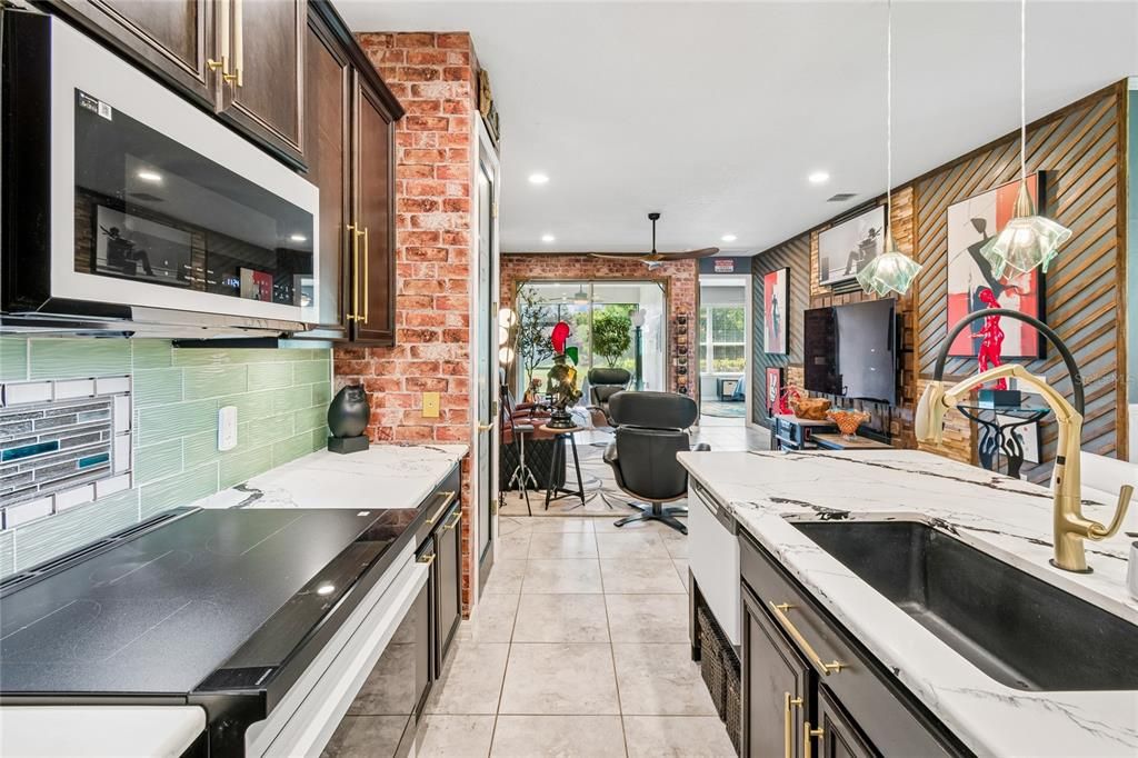 En Venta: $295,000 (2 camas, 2 baños, 1499 Pies cuadrados)