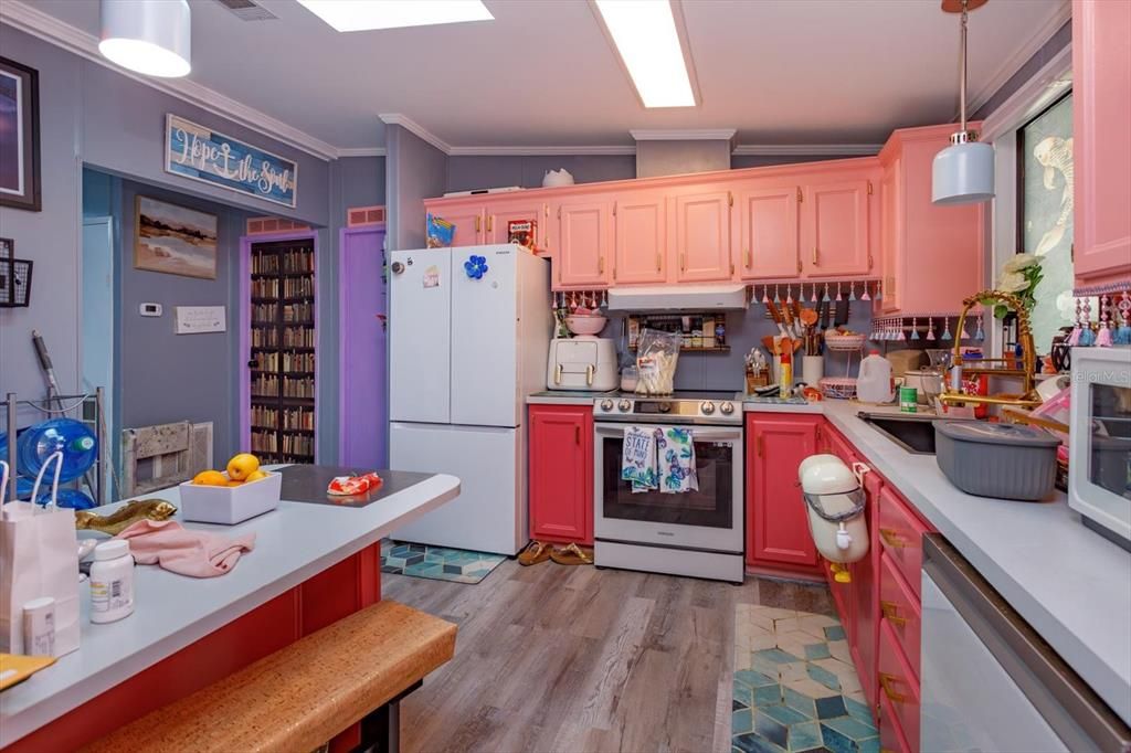 На продажу: $239,000 (3 спален, 2 ванн, 1404 Квадратных фут)