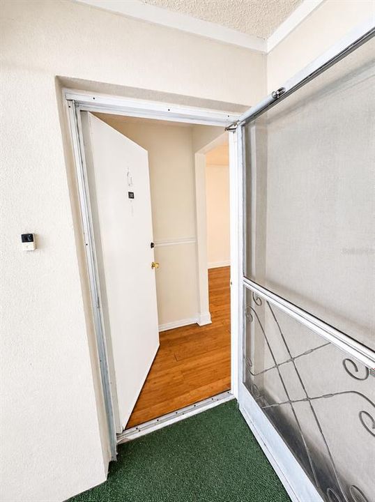 For Sale: $125,000 (2 beds, 1 baths, 825 Square Feet)