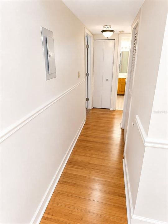 For Sale: $125,000 (2 beds, 1 baths, 825 Square Feet)
