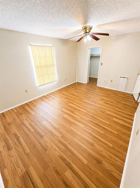 For Sale: $125,000 (2 beds, 1 baths, 825 Square Feet)