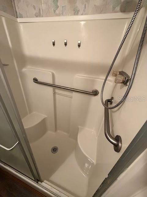 На продажу: $150,000 (2 спален, 1 ванн, 728 Квадратных фут)