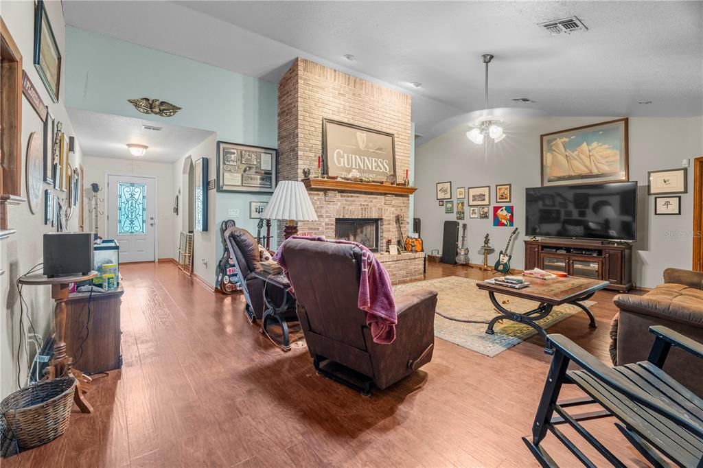 For Sale: $749,900 (5 beds, 3 baths, 4217 Square Feet)