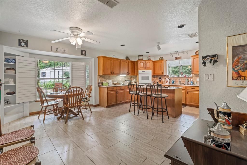 For Sale: $749,900 (5 beds, 3 baths, 4217 Square Feet)