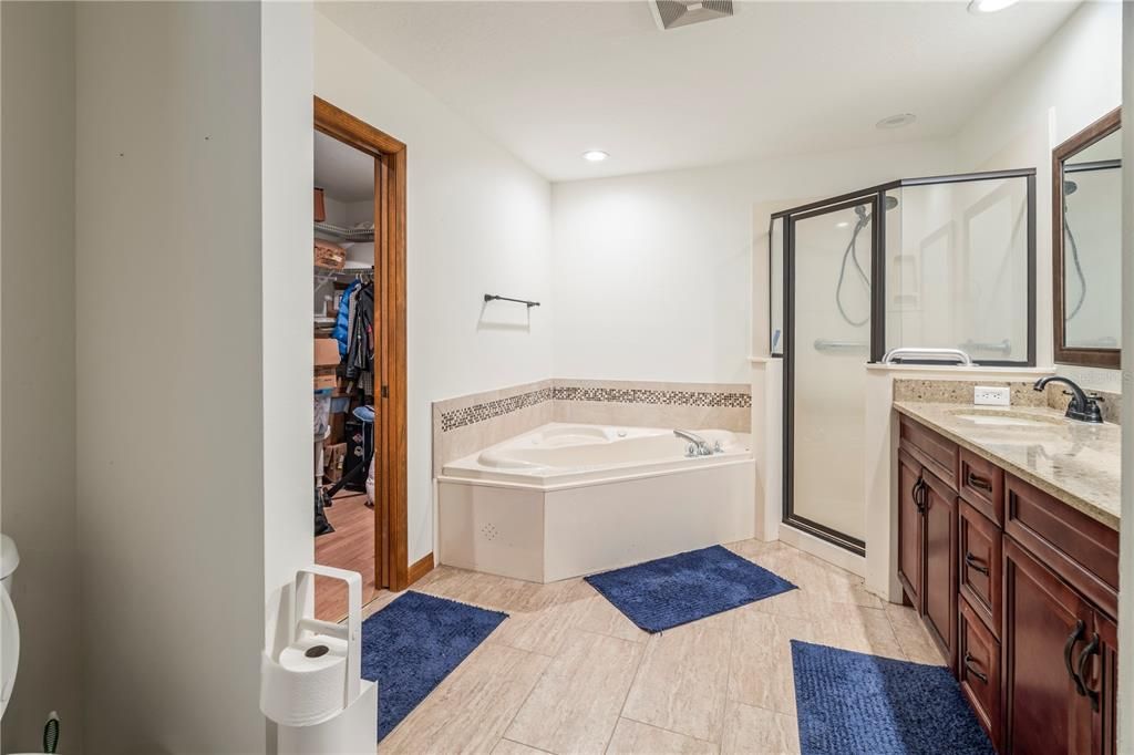 For Sale: $749,900 (5 beds, 3 baths, 4217 Square Feet)