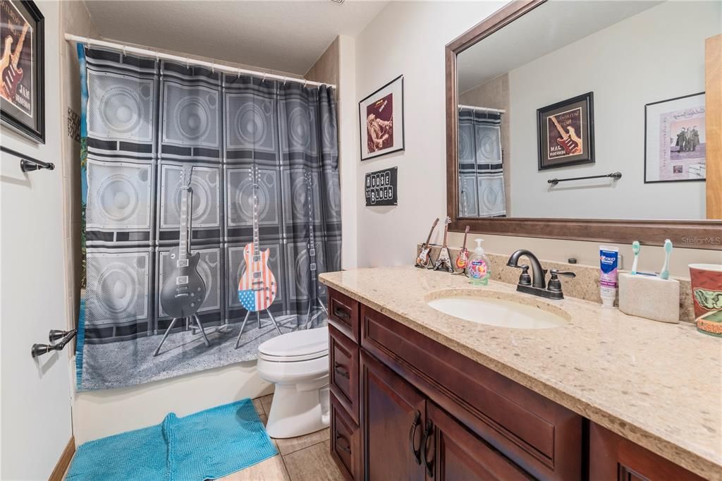 For Sale: $749,900 (5 beds, 3 baths, 4217 Square Feet)