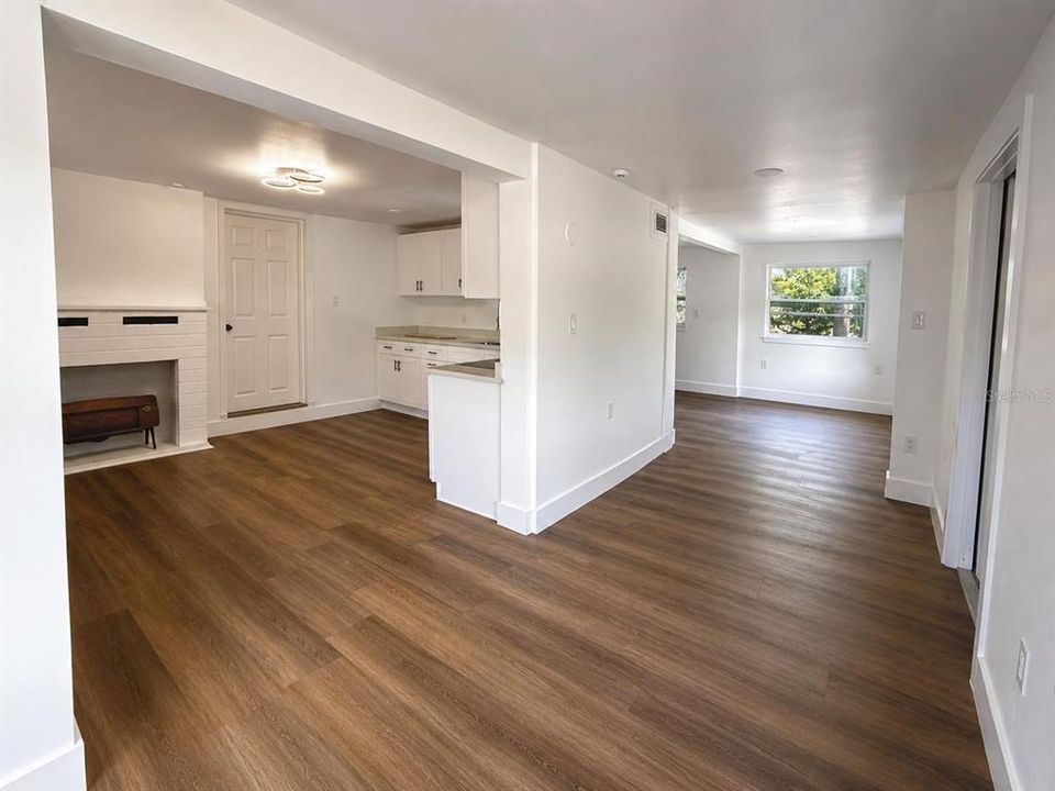 For Sale: $240,000 (2 beds, 2 baths, 1020 Square Feet)