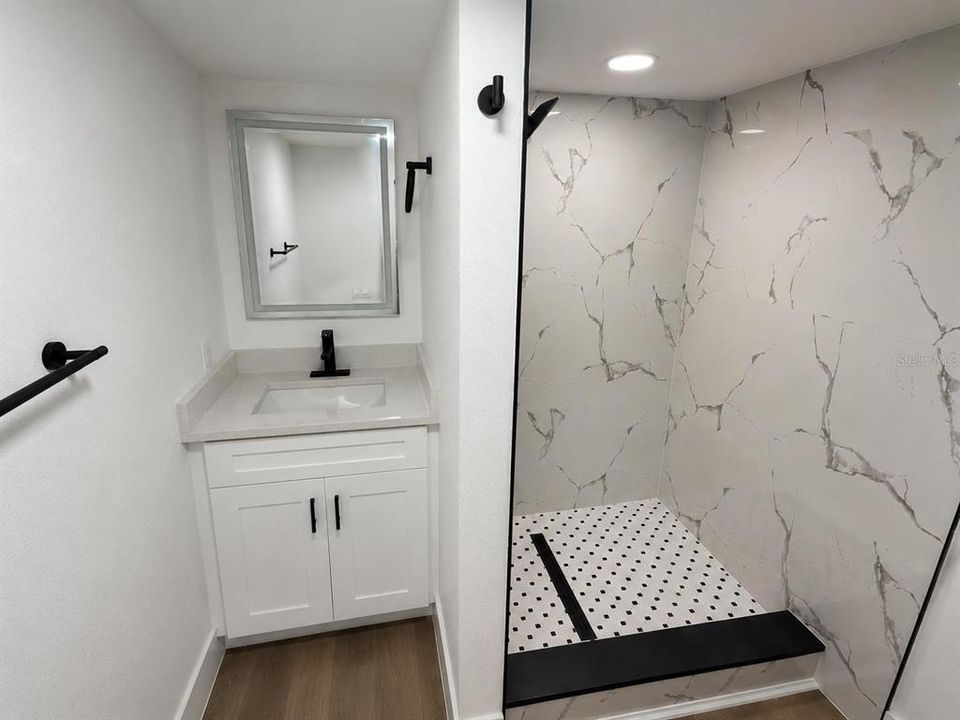 For Sale: $240,000 (2 beds, 2 baths, 1020 Square Feet)