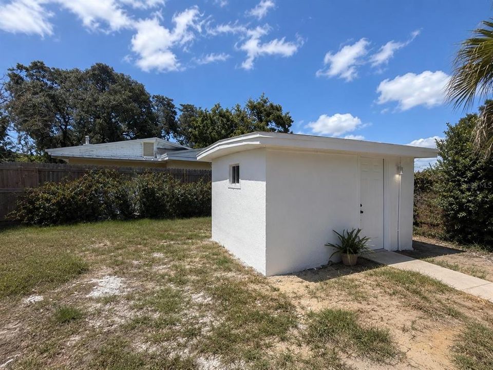 For Sale: $240,000 (2 beds, 2 baths, 1020 Square Feet)