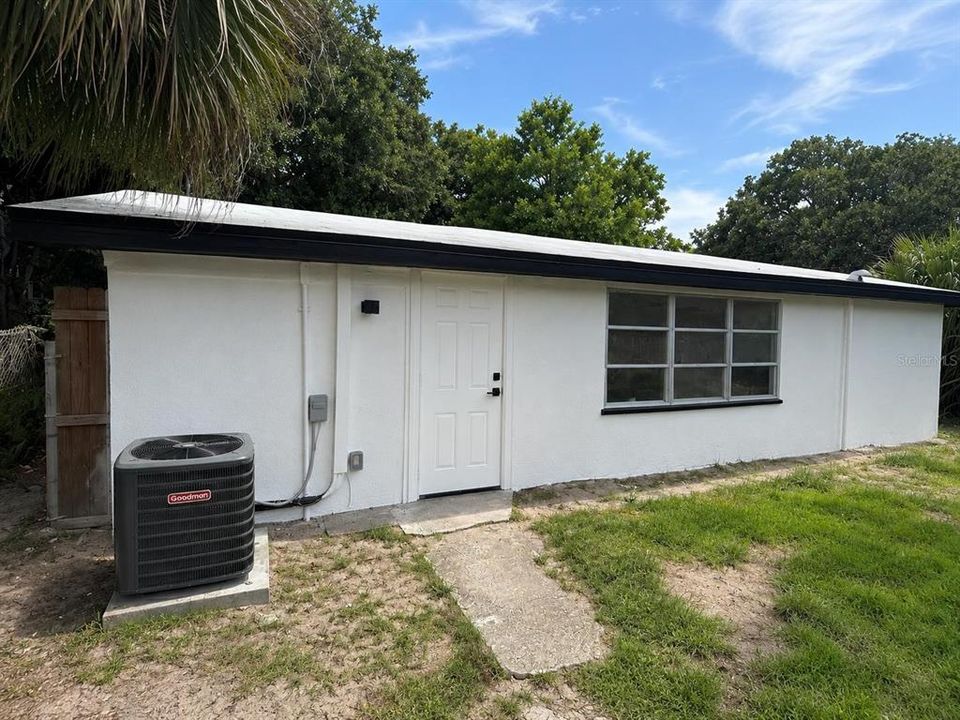 For Sale: $240,000 (2 beds, 2 baths, 1020 Square Feet)