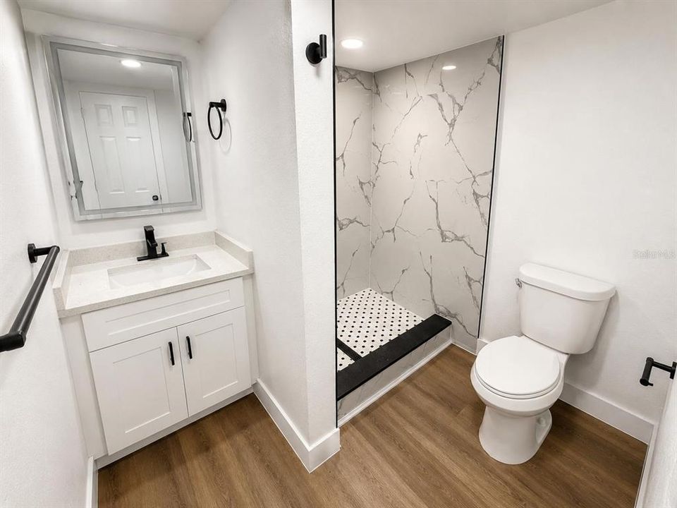 For Sale: $240,000 (2 beds, 2 baths, 1020 Square Feet)