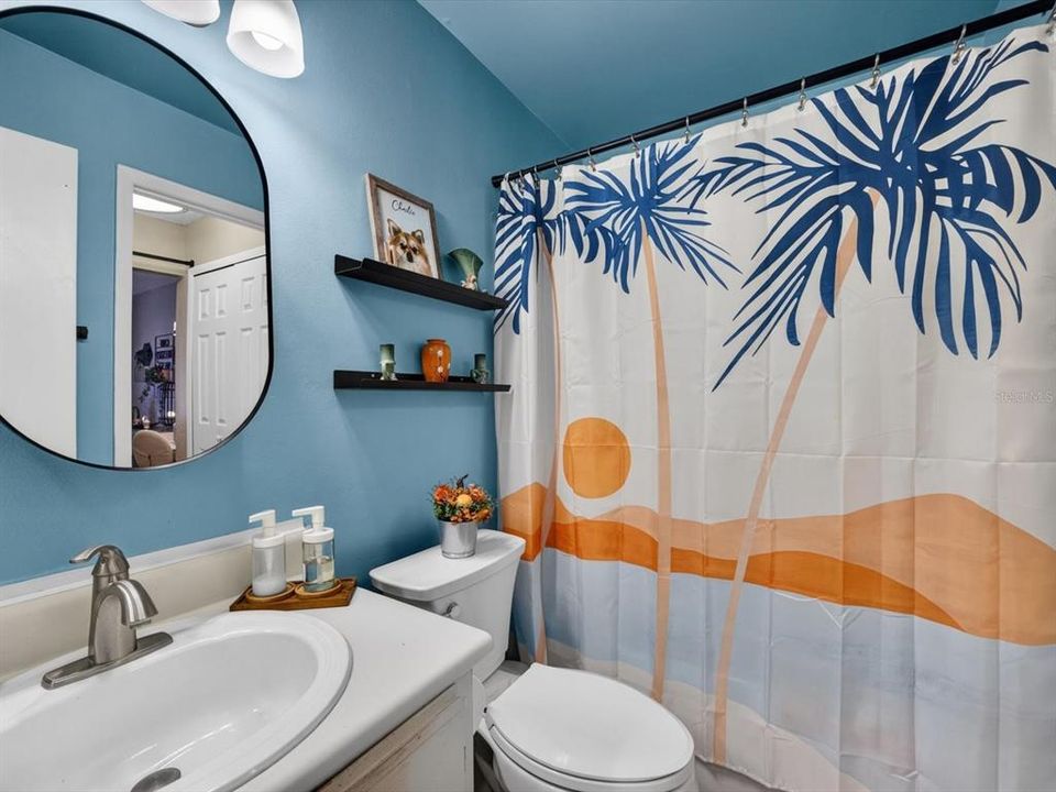 For Sale: $139,999 (1 beds, 1 baths, 742 Square Feet)