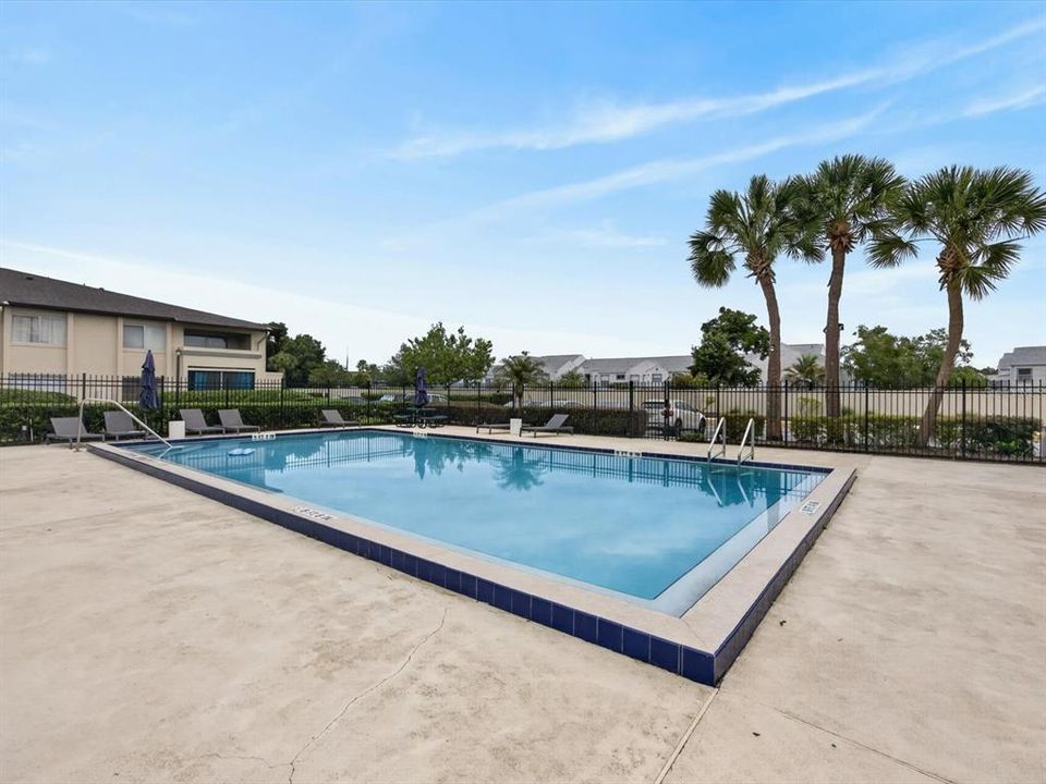 For Sale: $139,999 (1 beds, 1 baths, 742 Square Feet)