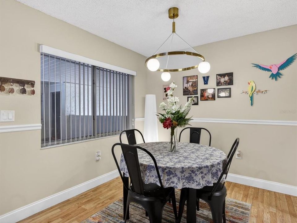 For Sale: $139,999 (1 beds, 1 baths, 742 Square Feet)