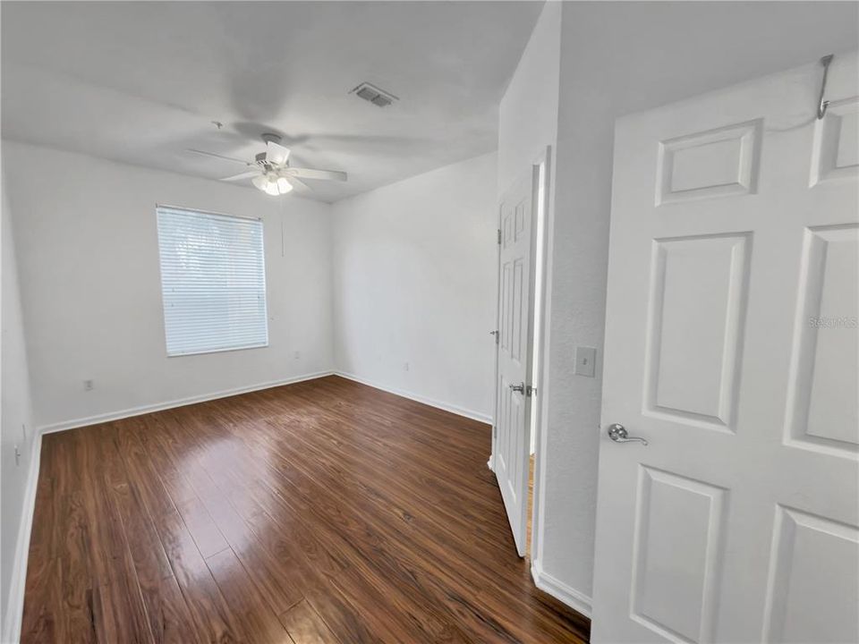 For Sale: $239,000 (3 beds, 2 baths, 1408 Square Feet)