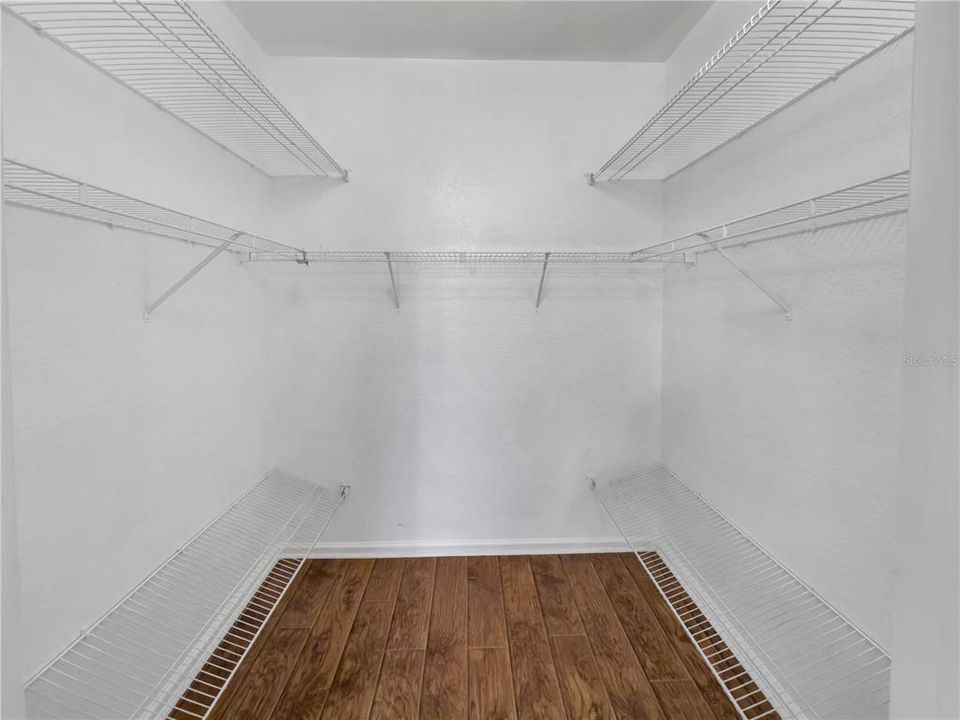 For Sale: $239,000 (3 beds, 2 baths, 1408 Square Feet)