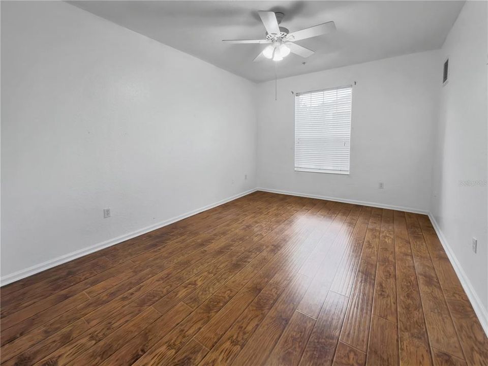 For Sale: $239,000 (3 beds, 2 baths, 1408 Square Feet)