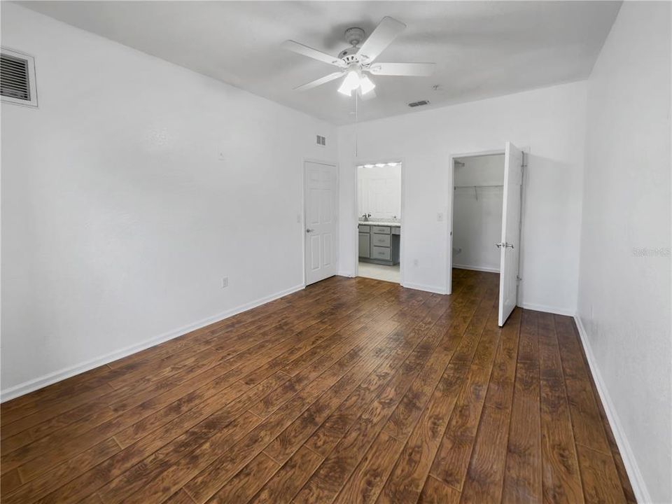 For Sale: $239,000 (3 beds, 2 baths, 1408 Square Feet)