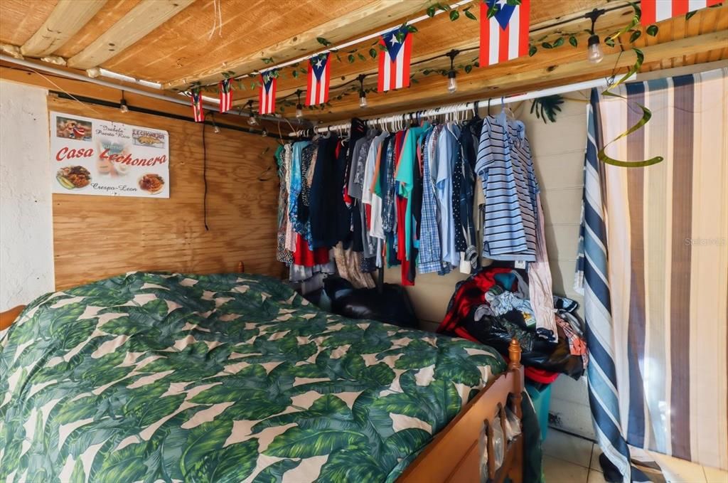 На продажу: $349,500 (4 спален, 2 ванн, 1675 Квадратных фут)