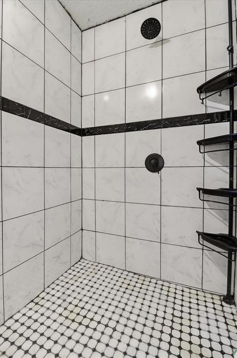 На продажу: $349,500 (4 спален, 2 ванн, 1675 Квадратных фут)