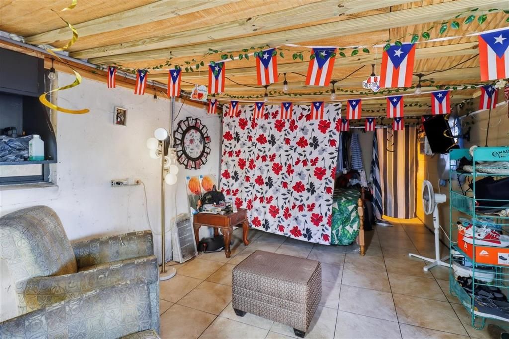 На продажу: $349,500 (4 спален, 2 ванн, 1675 Квадратных фут)