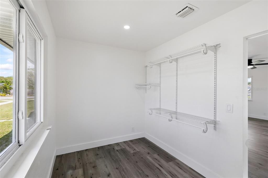 For Sale: $519,000 (3 beds, 2 baths, 1432 Square Feet)
