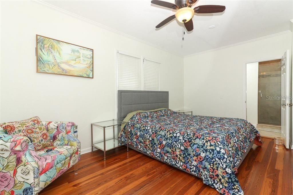 В аренду: $9,900 (5 спален, 6 ванн, 2735 Квадратных фут)