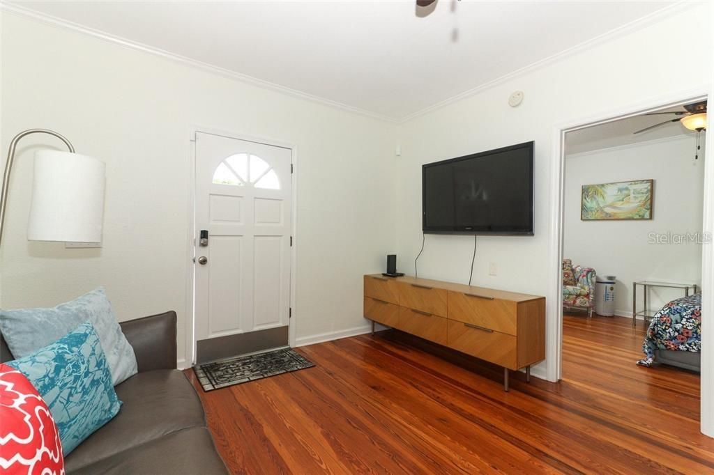 В аренду: $9,900 (5 спален, 6 ванн, 2735 Квадратных фут)