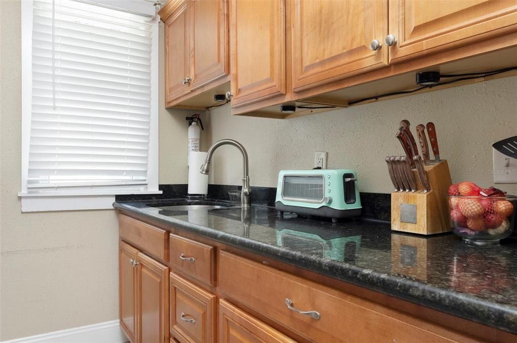 For Sale: $1,100,000 (7 beds, 0 baths, 3077 Square Feet)