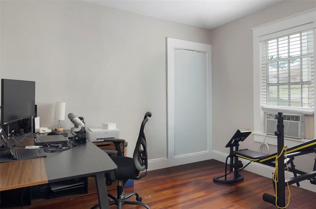 For Sale: $1,100,000 (7 beds, 0 baths, 3077 Square Feet)