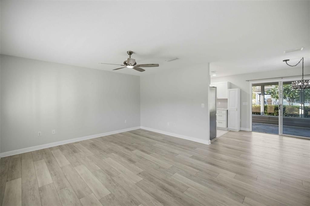 For Sale: $225,000 (2 beds, 2 baths, 1008 Square Feet)
