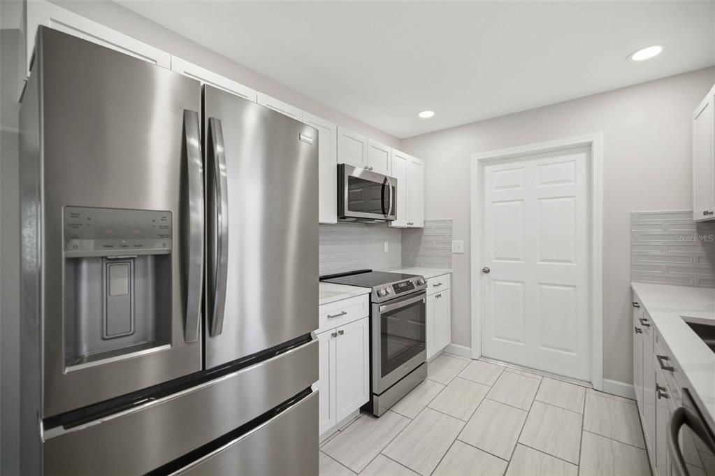 For Sale: $225,000 (2 beds, 2 baths, 1008 Square Feet)