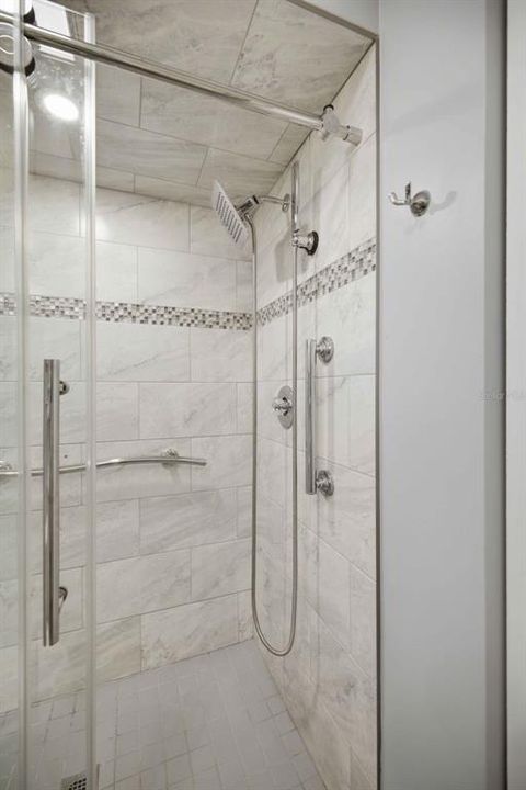 For Sale: $225,000 (2 beds, 2 baths, 1008 Square Feet)