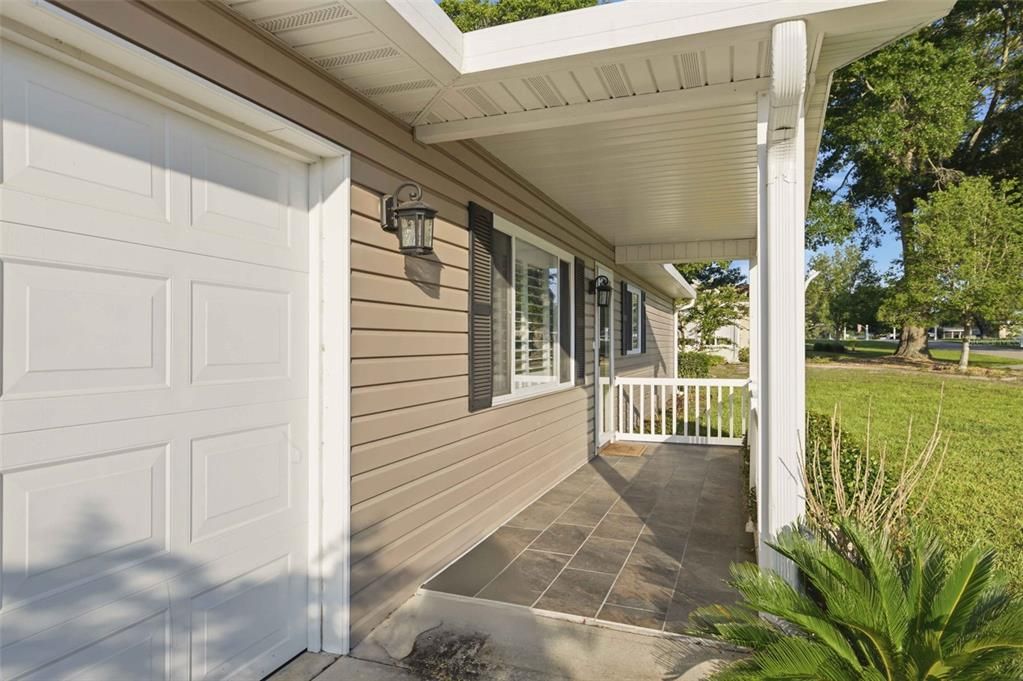 For Sale: $225,000 (2 beds, 2 baths, 1008 Square Feet)