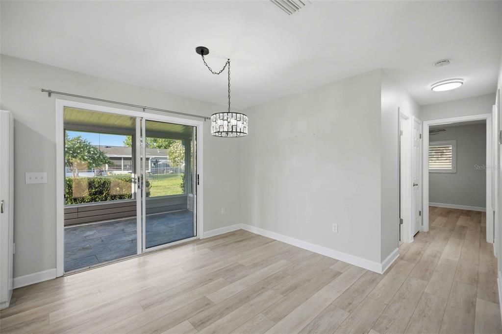 For Sale: $225,000 (2 beds, 2 baths, 1008 Square Feet)
