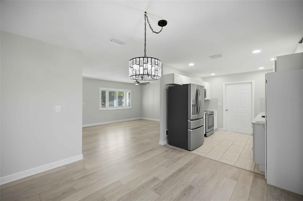 For Sale: $225,000 (2 beds, 2 baths, 1008 Square Feet)