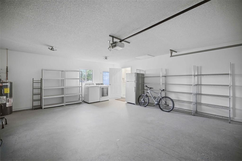 For Sale: $225,000 (2 beds, 2 baths, 1008 Square Feet)