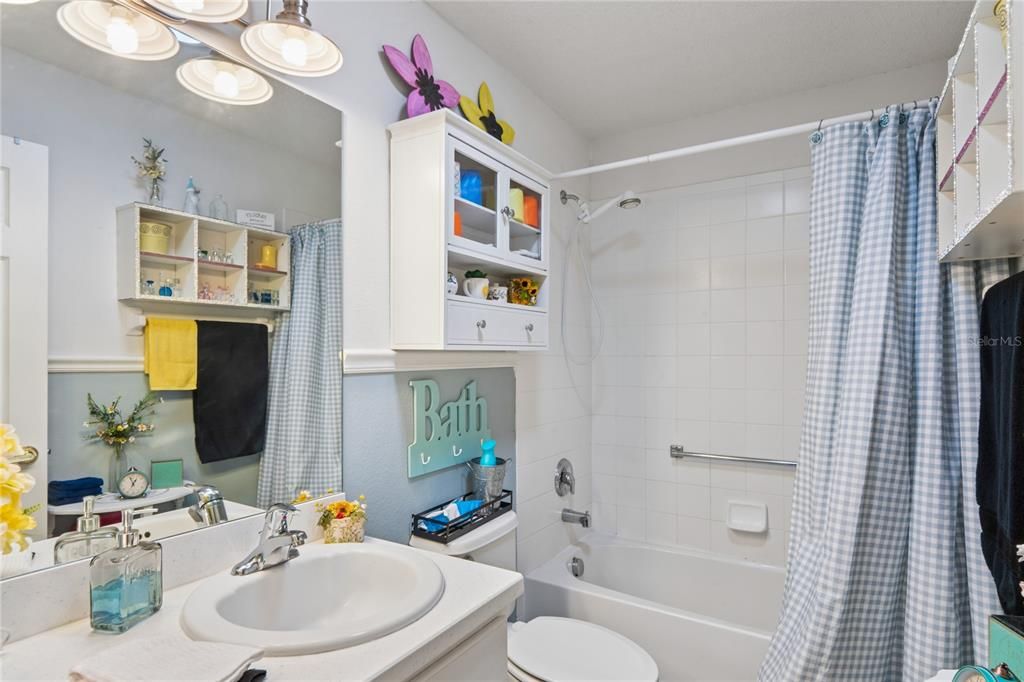 En Venta: $275,000 (2 camas, 2 baños, 1708 Pies cuadrados)
