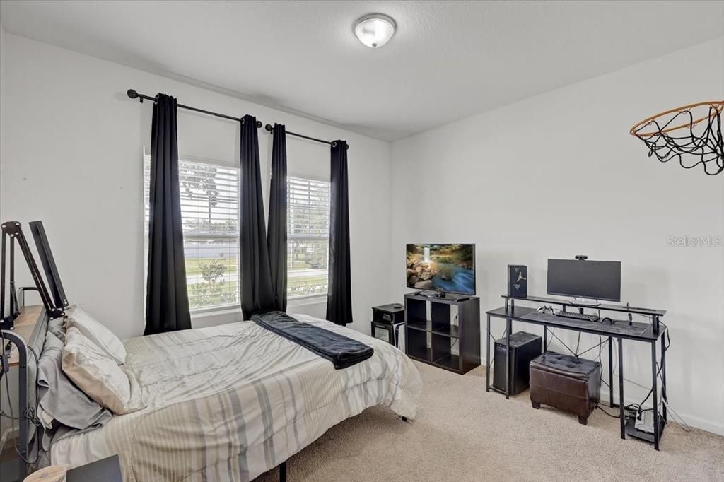For Sale: $429,900 (4 beds, 3 baths, 2160 Square Feet)