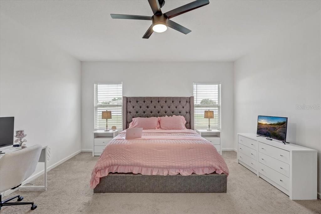For Sale: $429,900 (4 beds, 3 baths, 2160 Square Feet)