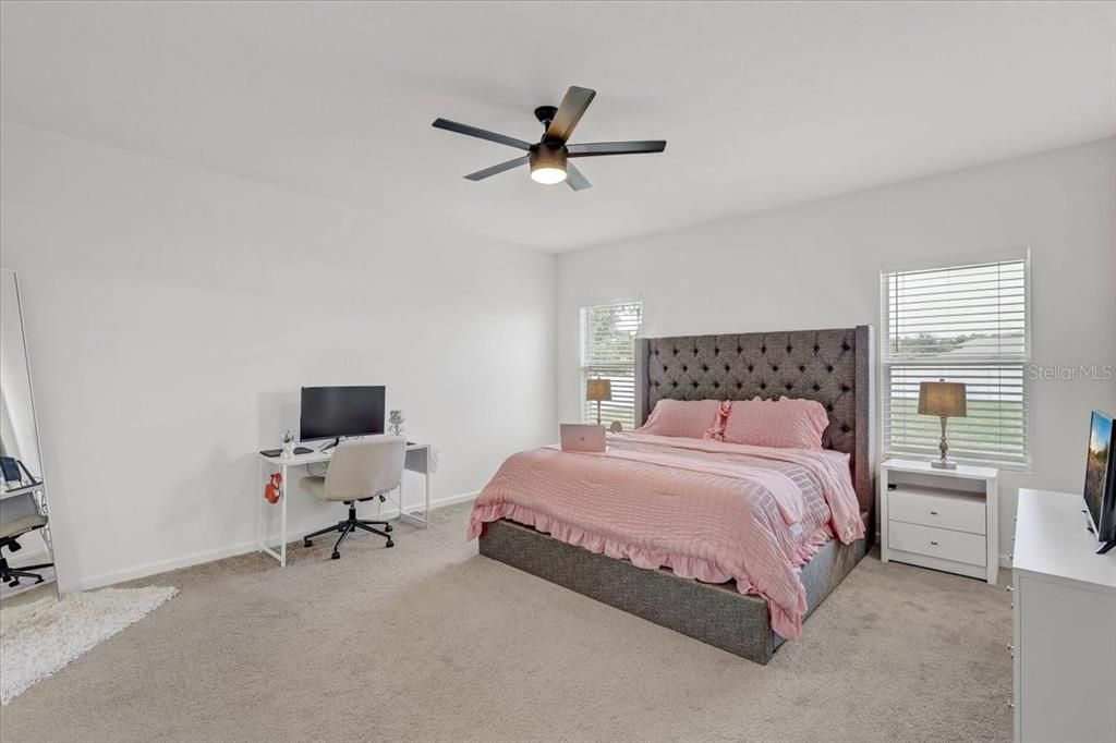 For Sale: $429,900 (4 beds, 3 baths, 2160 Square Feet)