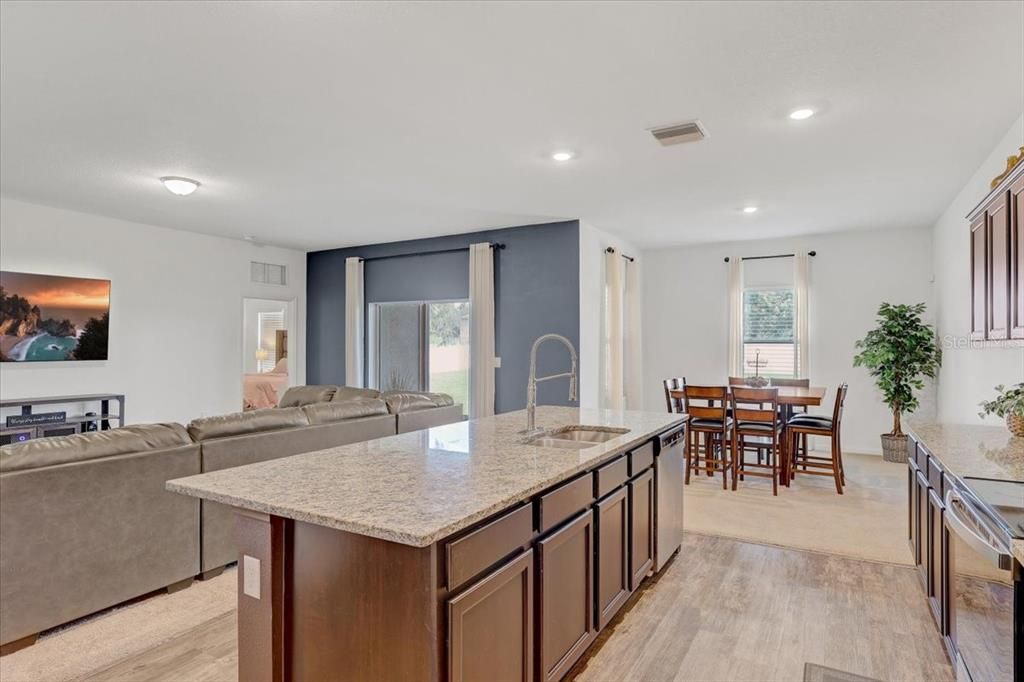 For Sale: $429,900 (4 beds, 3 baths, 2160 Square Feet)