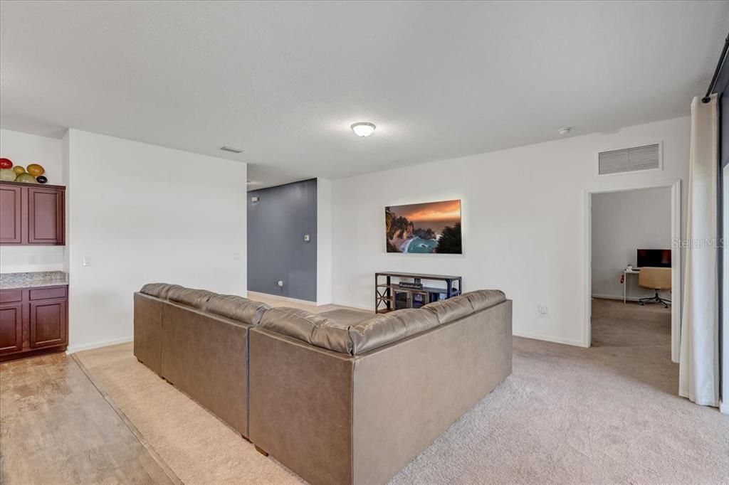 For Sale: $429,900 (4 beds, 3 baths, 2160 Square Feet)