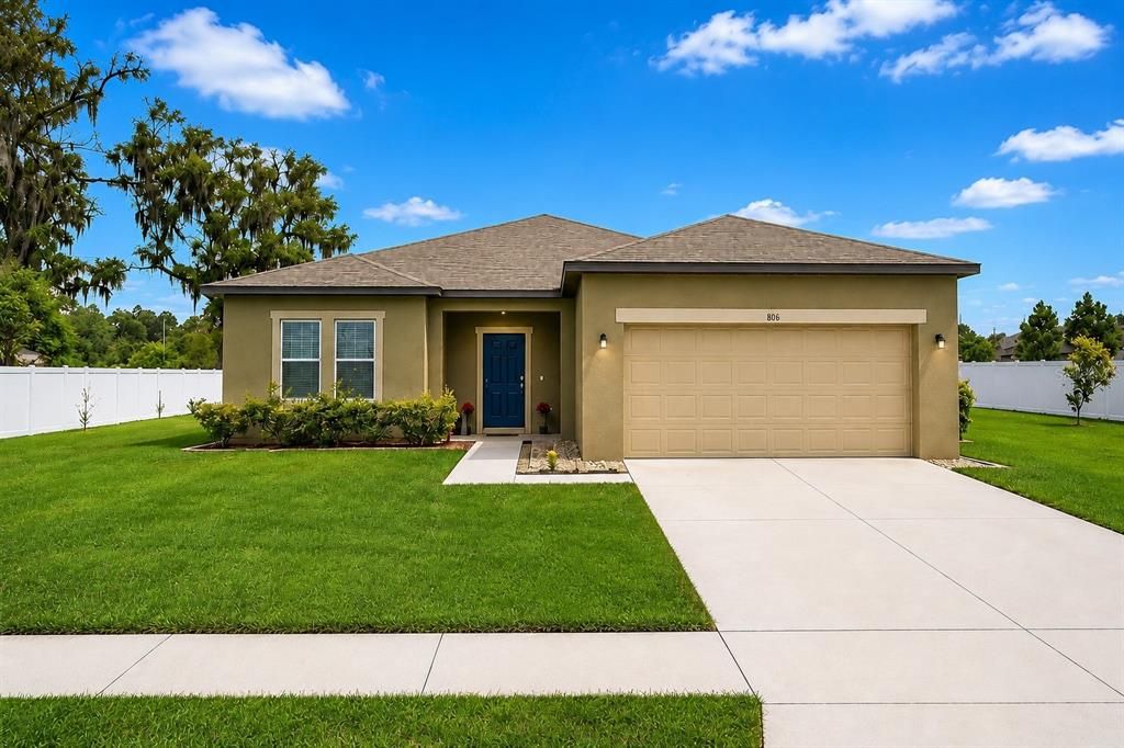 For Sale: $429,900 (4 beds, 3 baths, 2160 Square Feet)