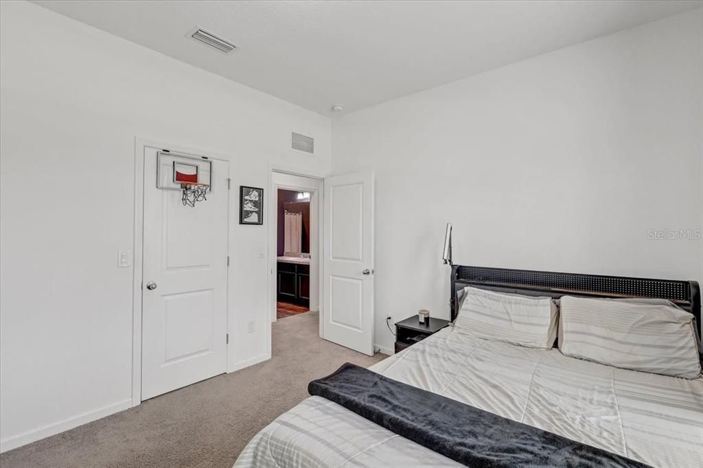 For Sale: $429,900 (4 beds, 3 baths, 2160 Square Feet)