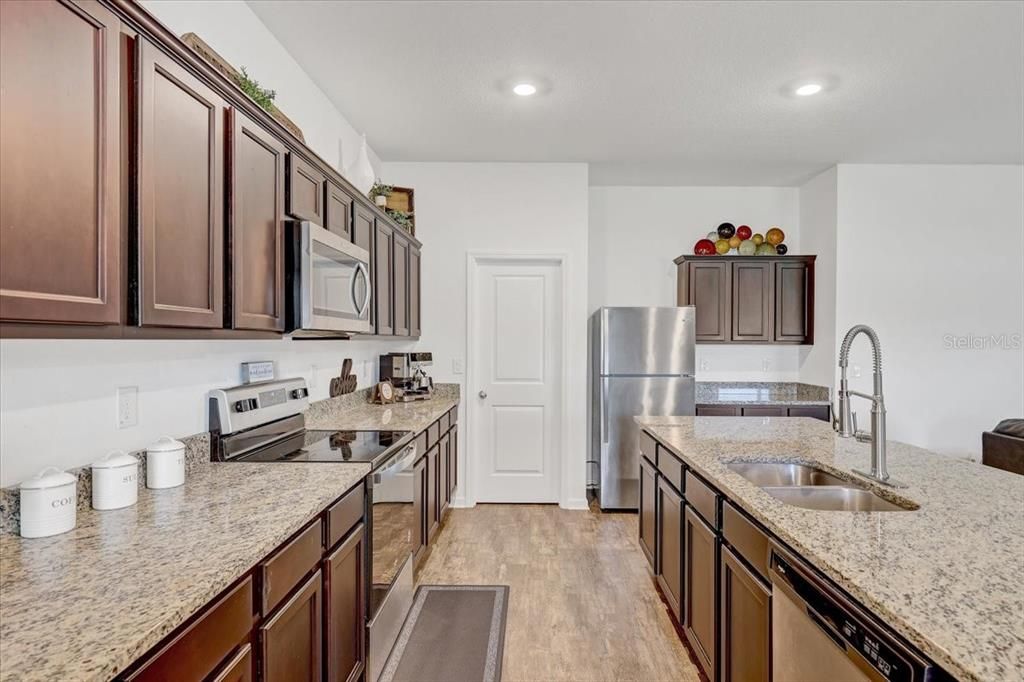 For Sale: $429,900 (4 beds, 3 baths, 2160 Square Feet)
