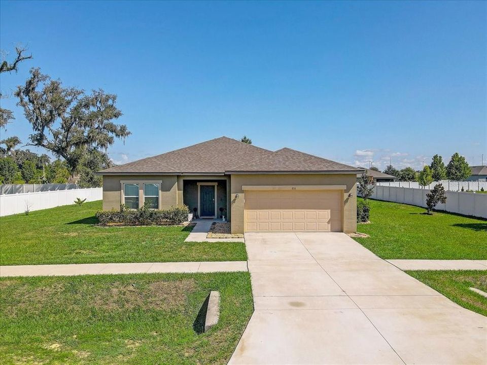 For Sale: $429,900 (4 beds, 3 baths, 2160 Square Feet)